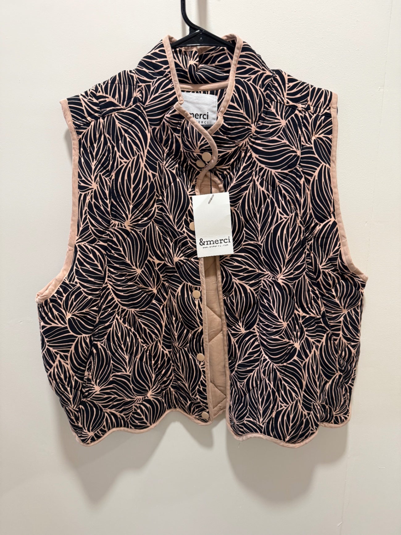 &merci Top Large Black and beige