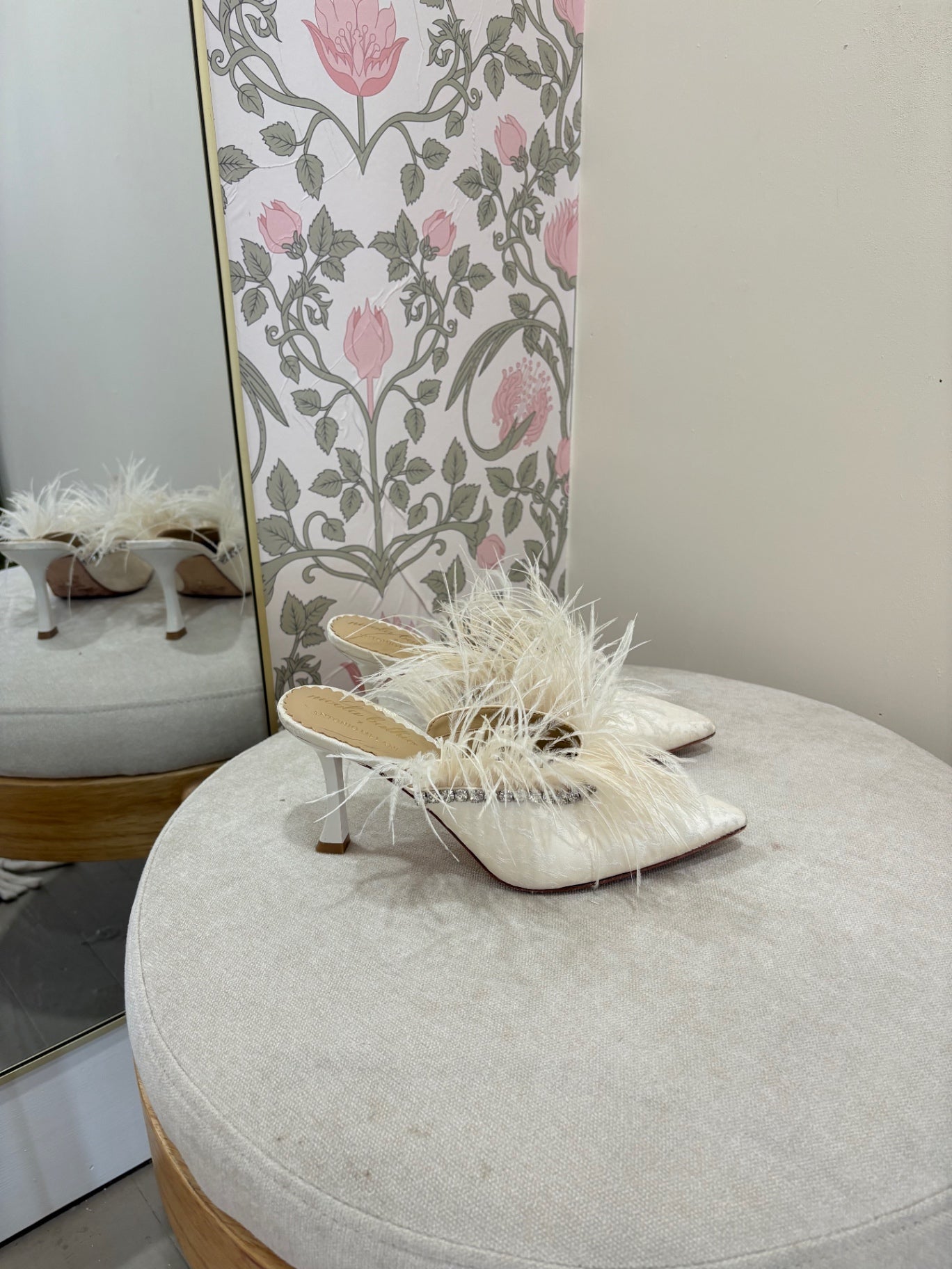 Antonio Melani 6 Ivory/White