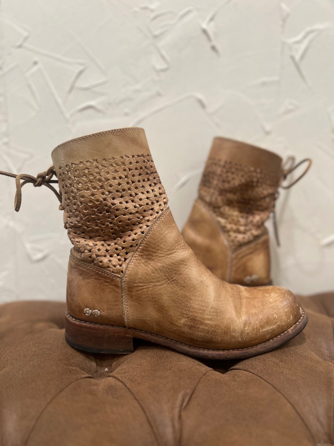 Boots 8 Tan
