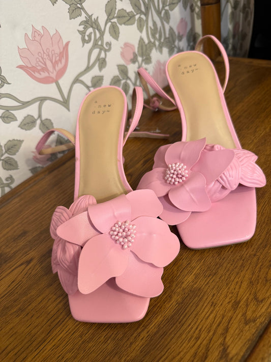 a new day Shoes 7.5 Pink