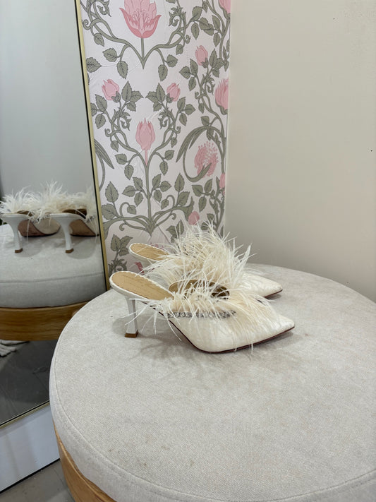 Antonio Melani 6 Ivory/White