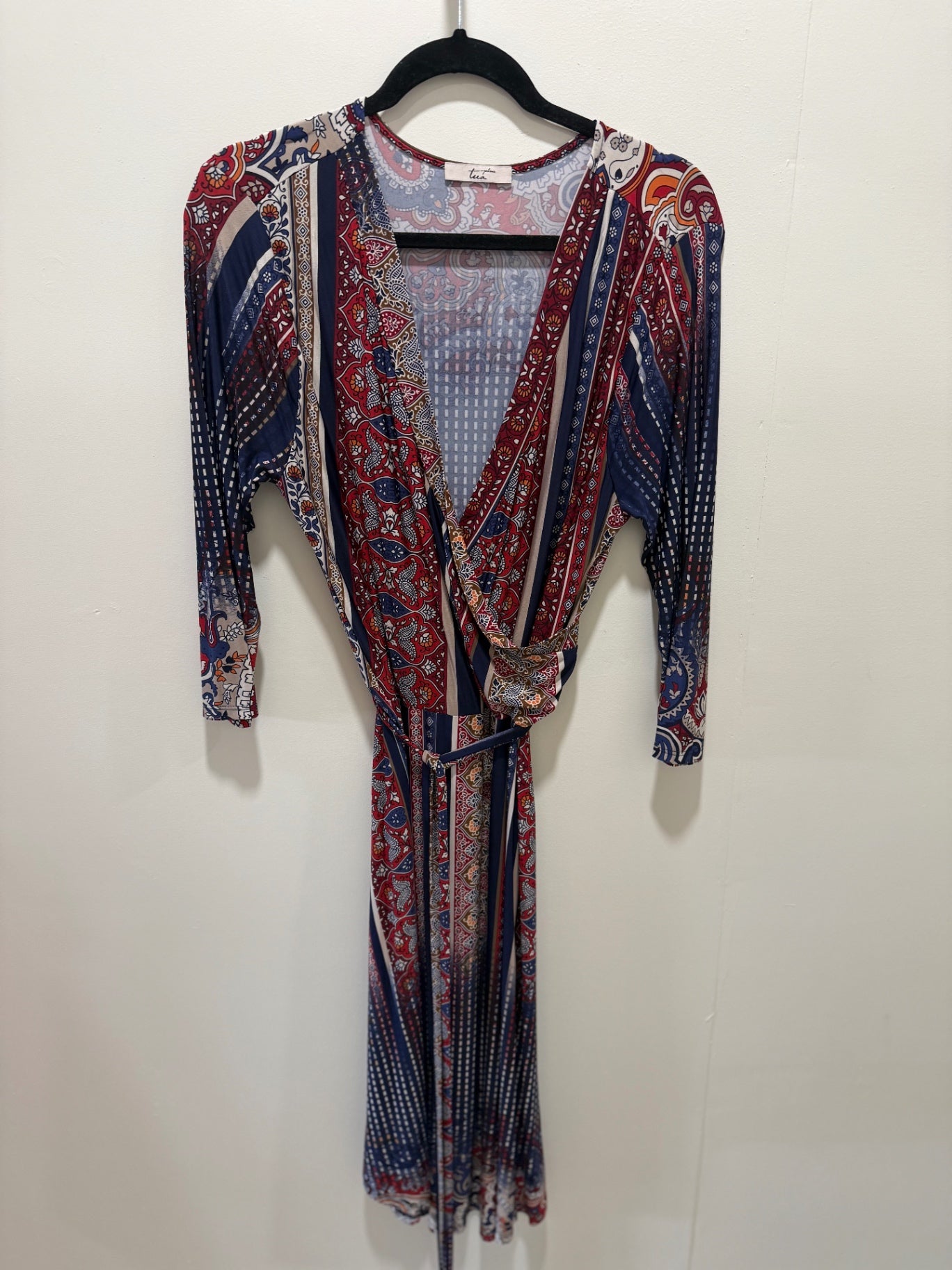 tua Dress Large Multicolor (Red, Blue, White, and Beige)