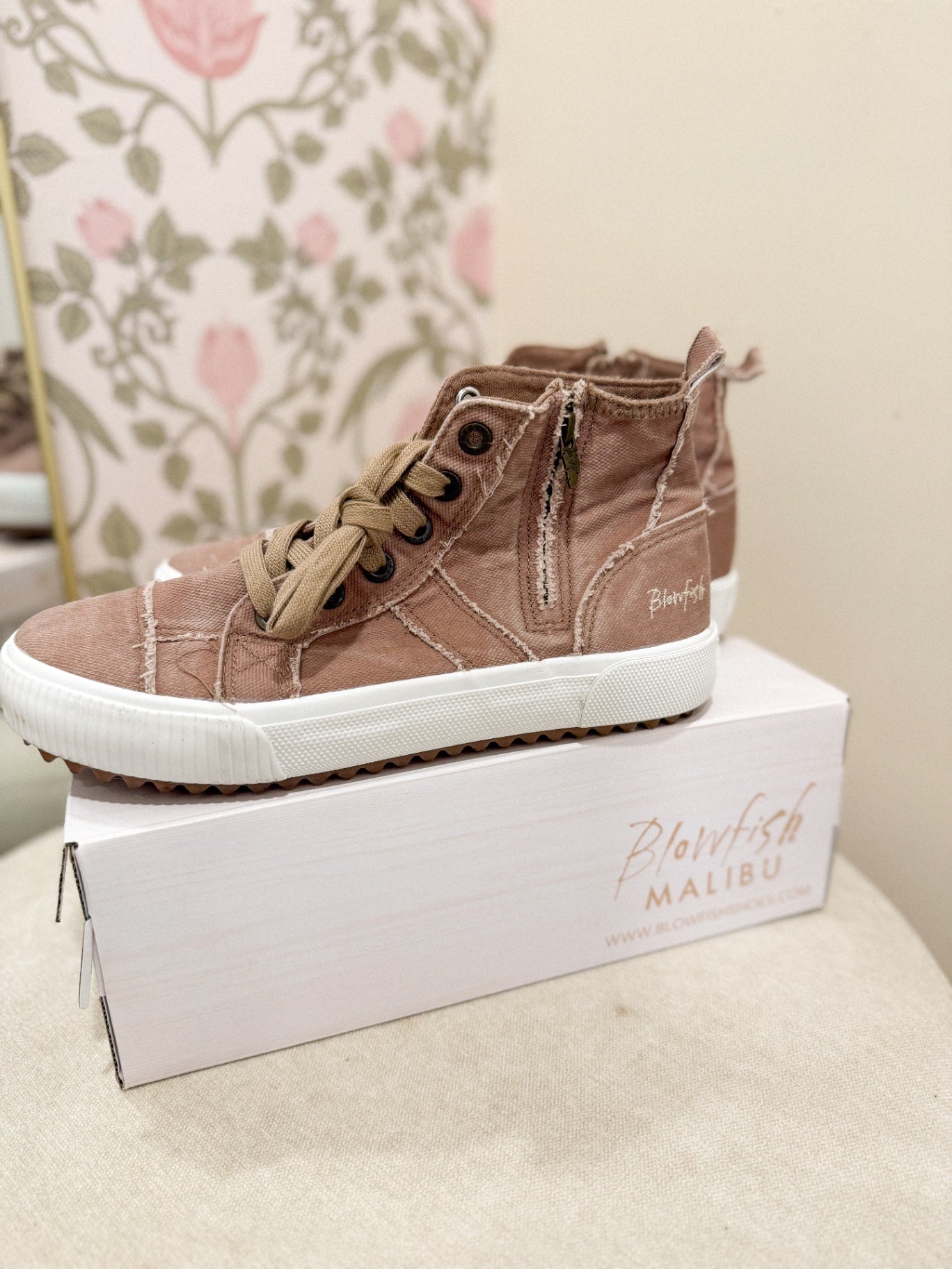 Blowfish Malibu Shoes 9.5 Beige