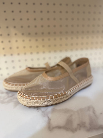 Universal Threads Shoes 6 Beige