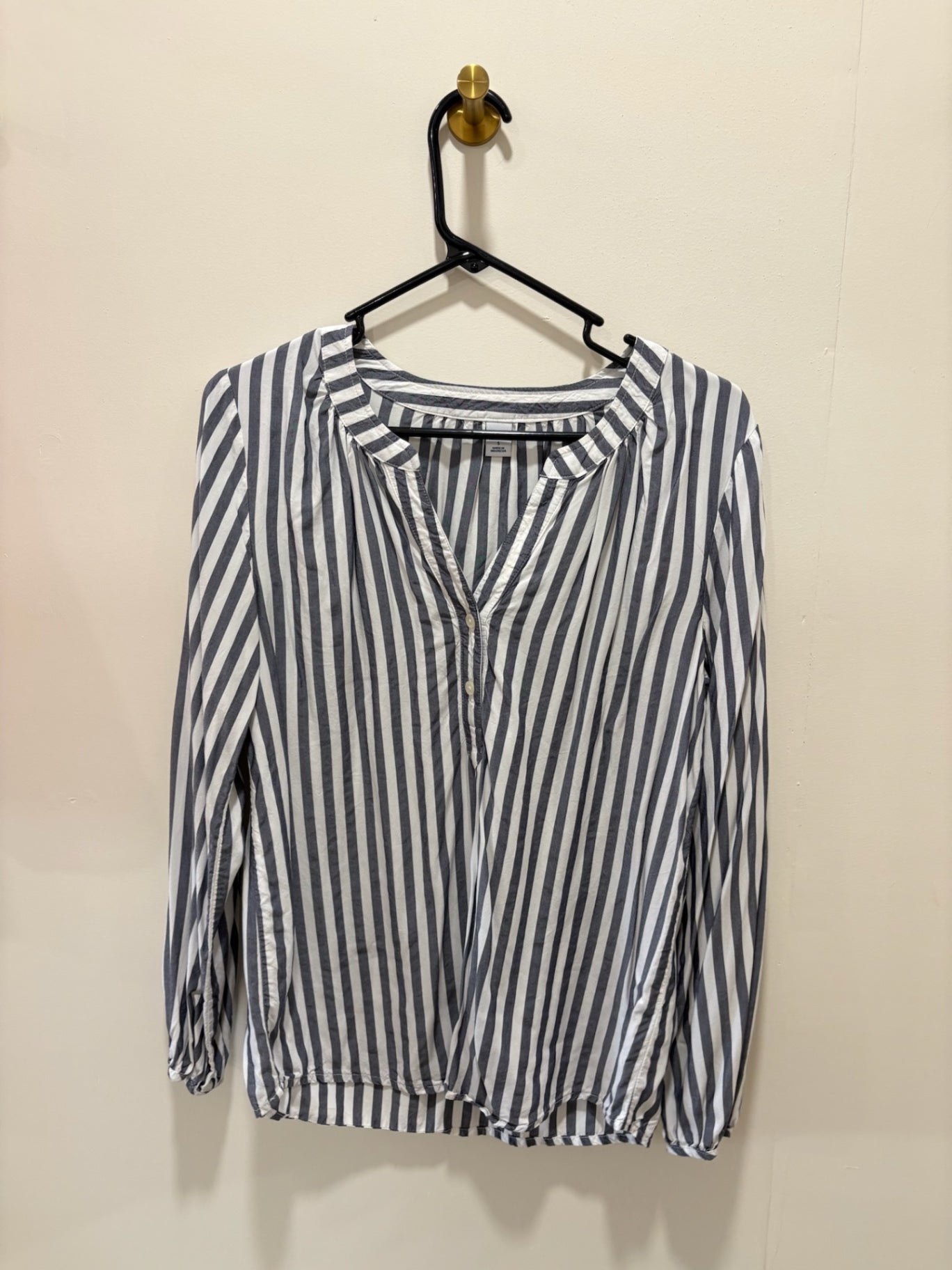 Old Navy Shirt Small Black and White