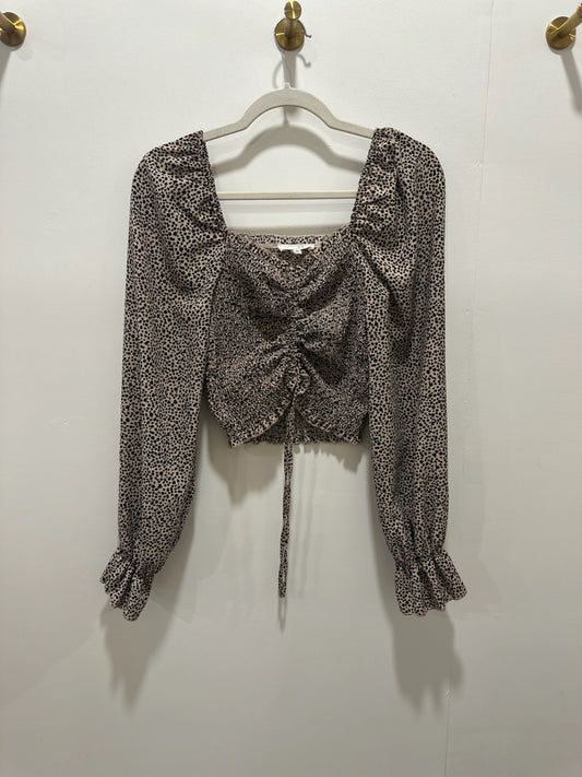 Top Medium Beige with black spots