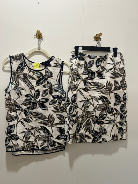 Unknown Suit set Beige, black, and brown