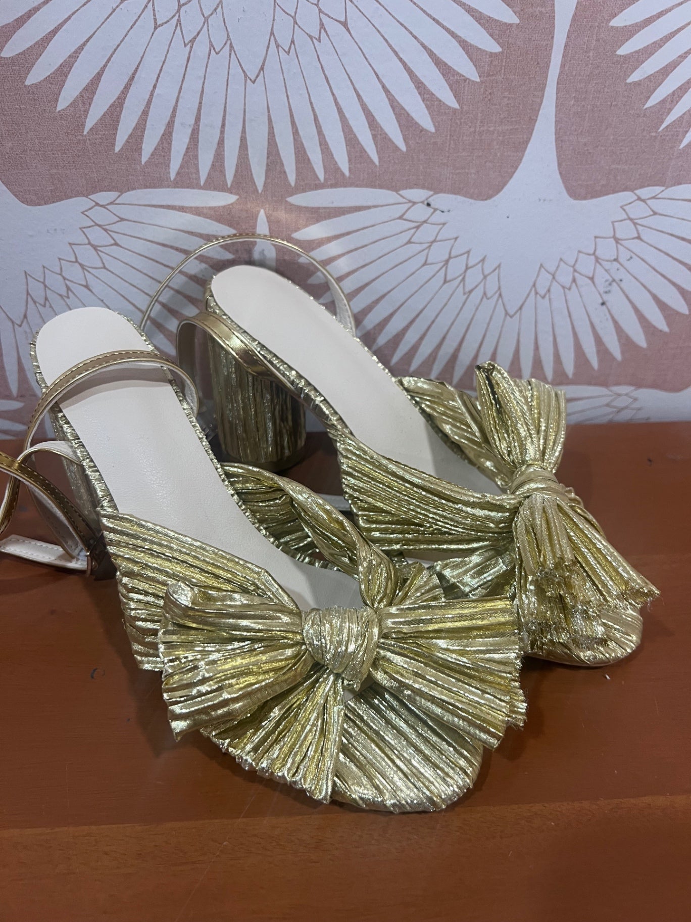 Unknown Shoes 40 Gold