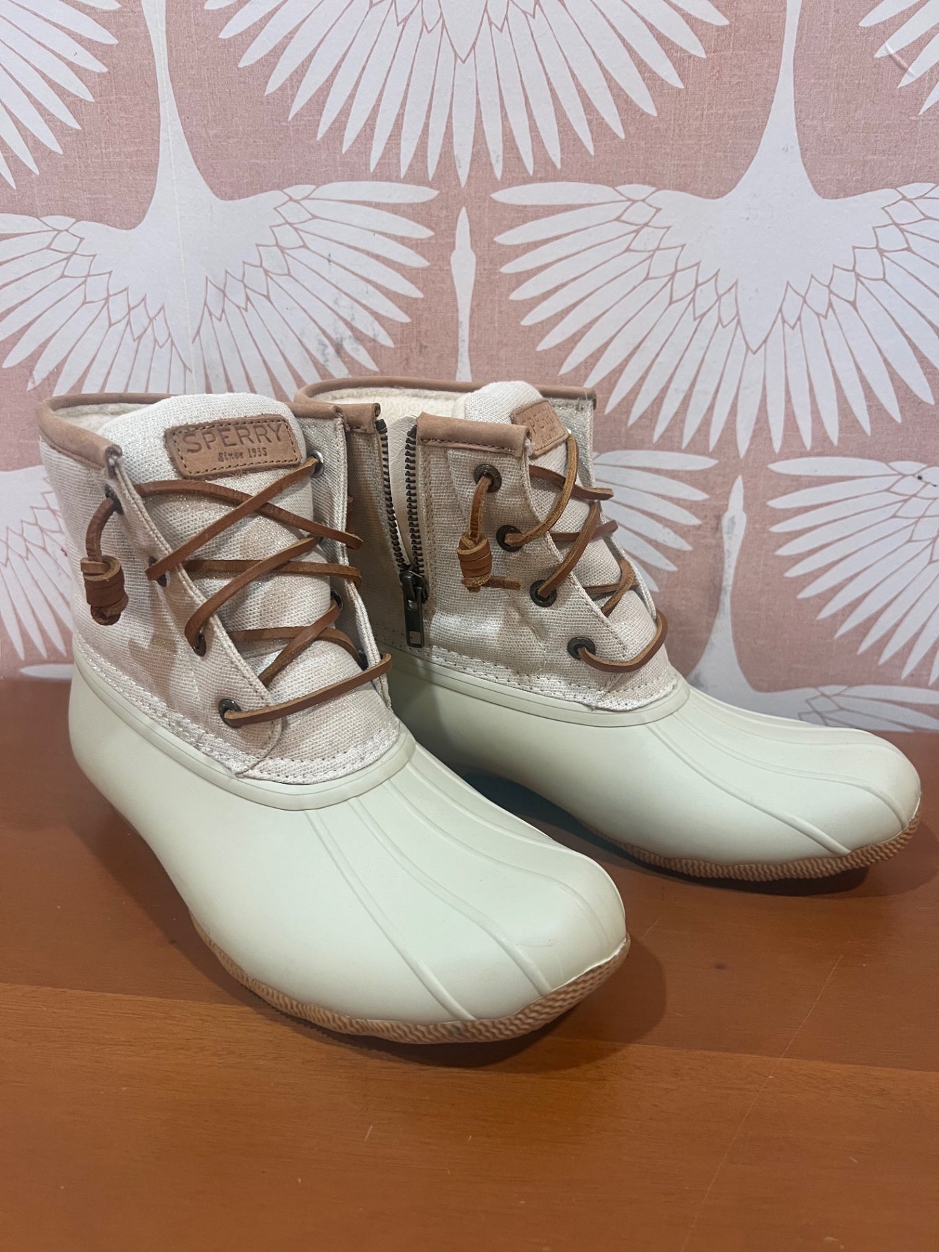 Sperry Shoes 7.5 Cream/Beige