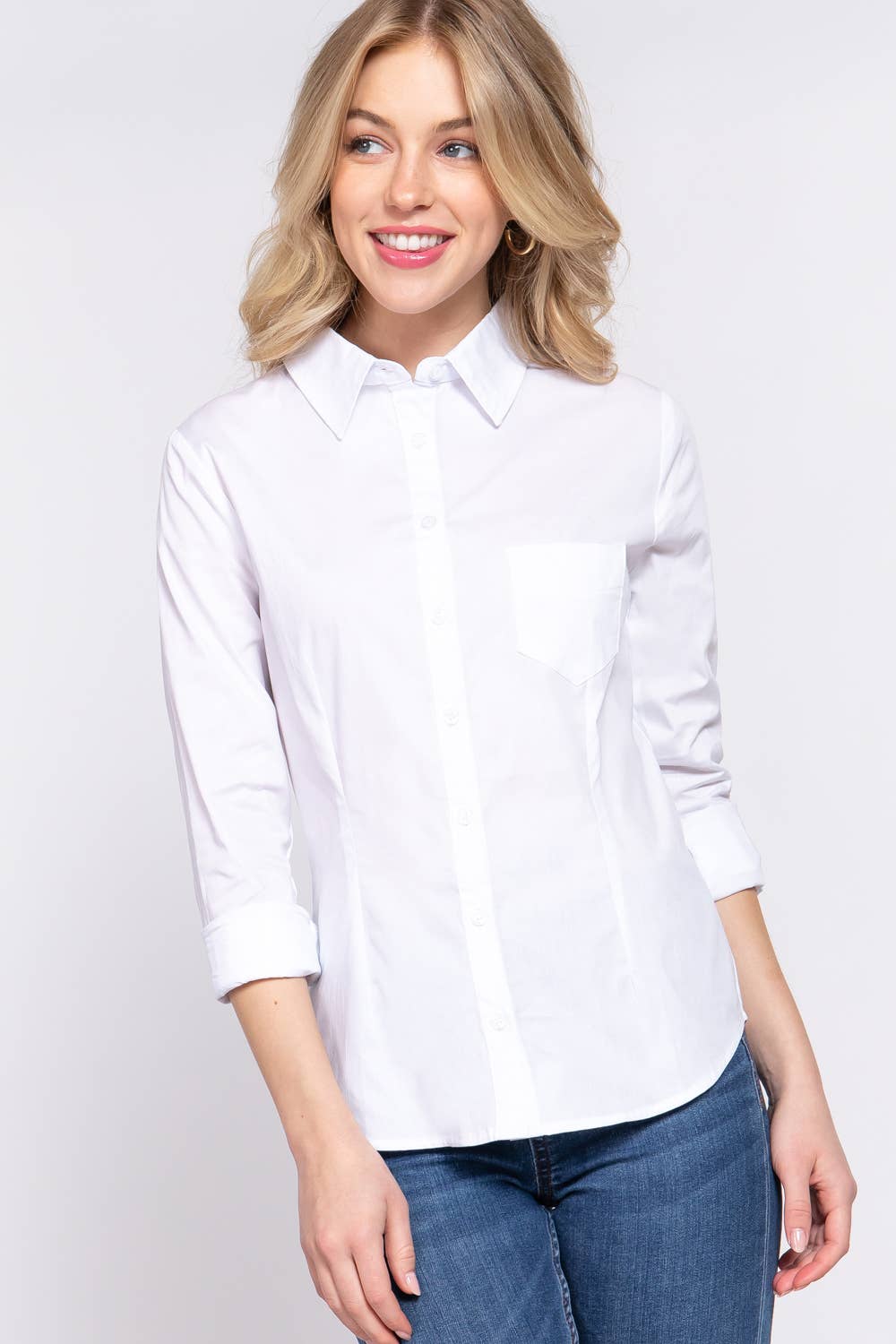 The Tia Button in white