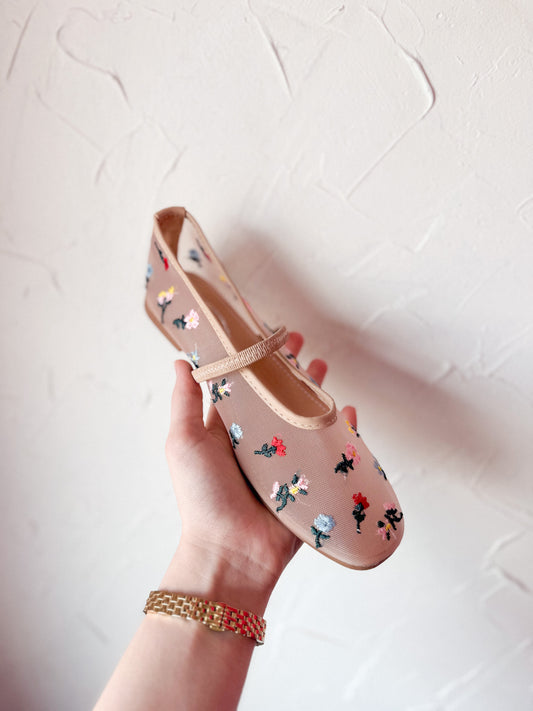 THE MESH FLOWER EMBROIDERY FLAT