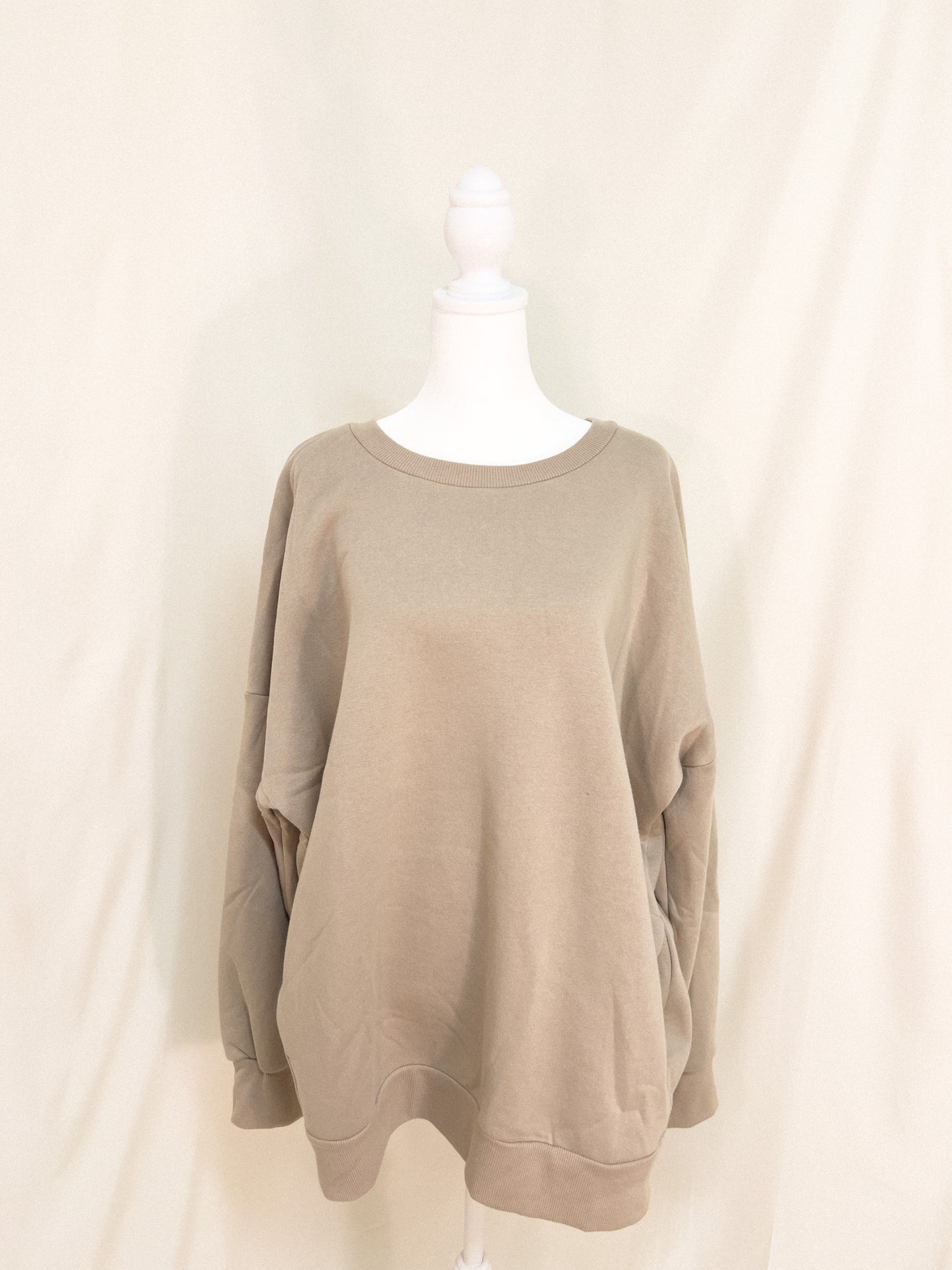 Basic plus pocket sweatshirt