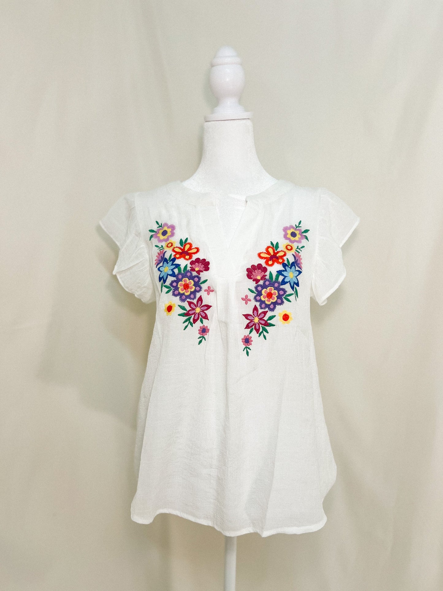 FLORAL EMBROIDERY TOP