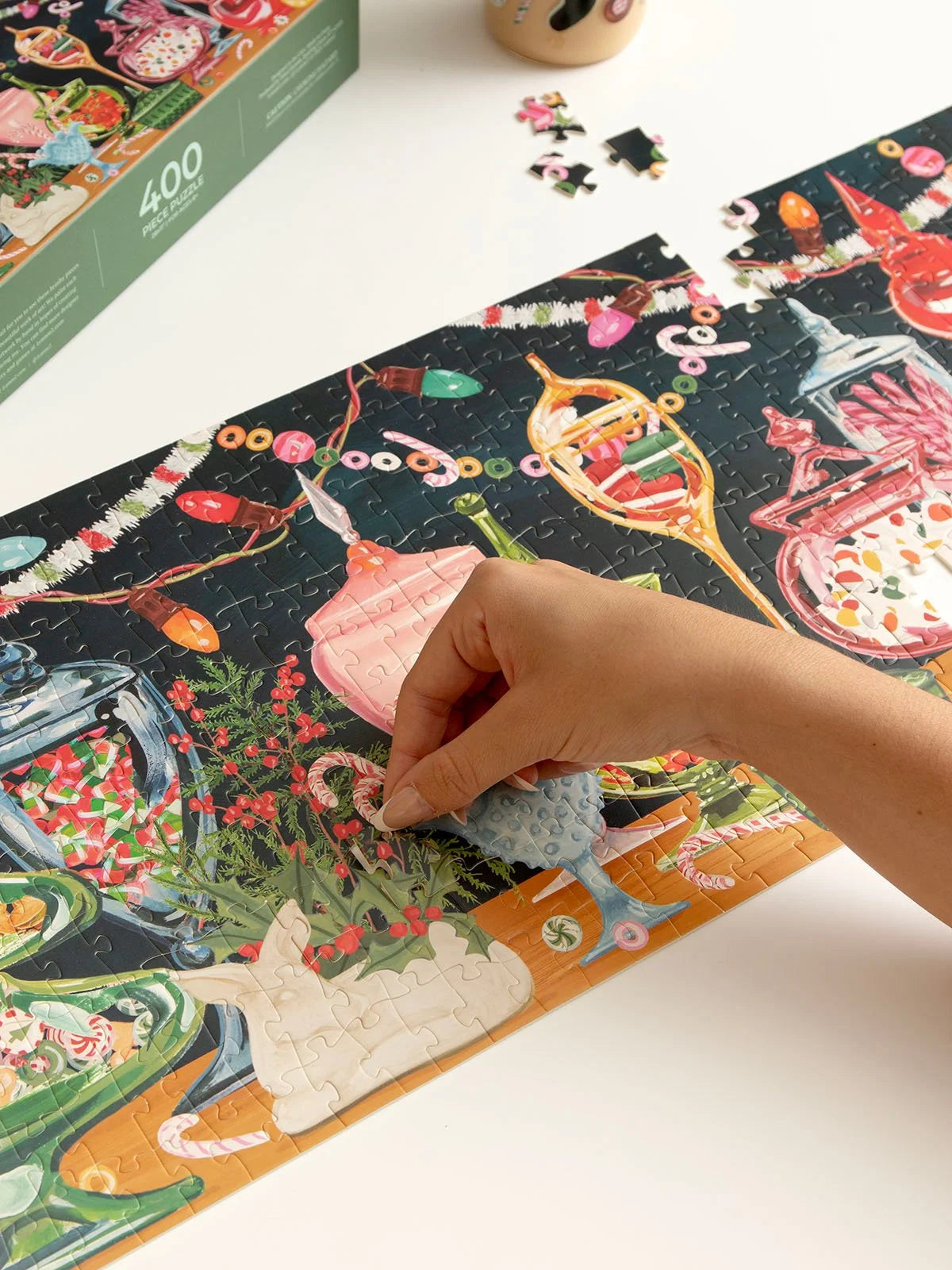 400 Piece Holiday Candy Jar Puzzle