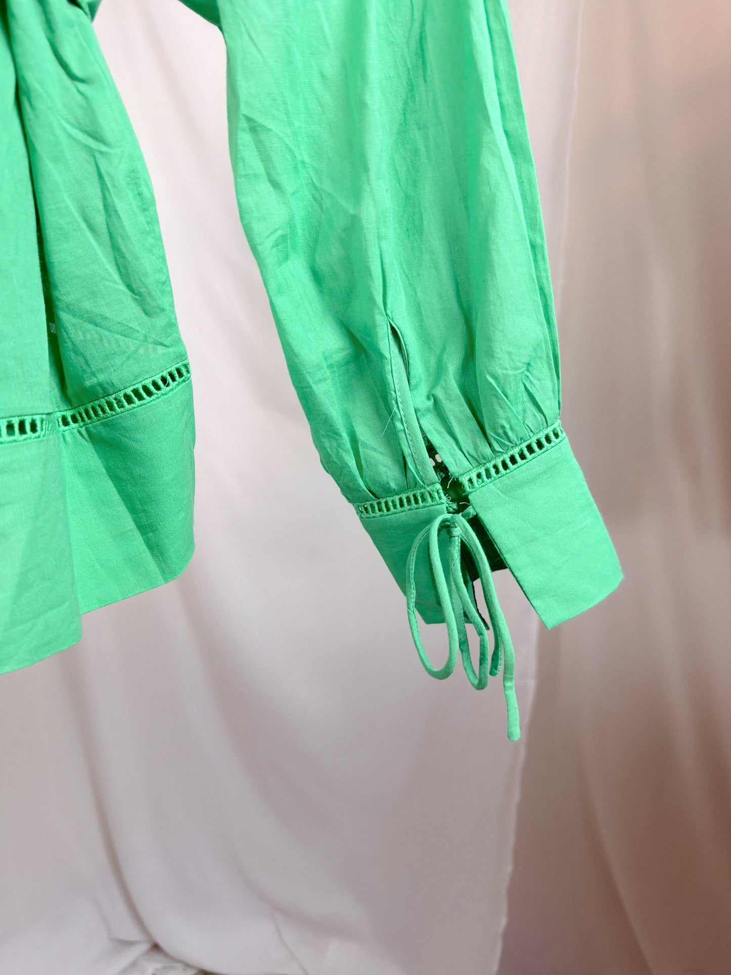 The Peter Pan Collar Top in green